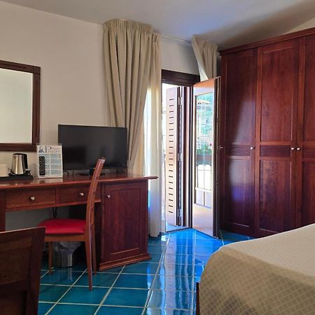 Hotel Pisacane ซาปรี ภายนอก รูปภาพ