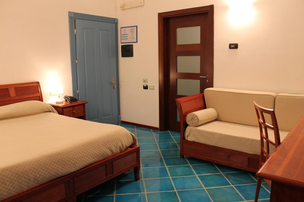 Hotel Pisacane ซาปรี ภายนอก รูปภาพ