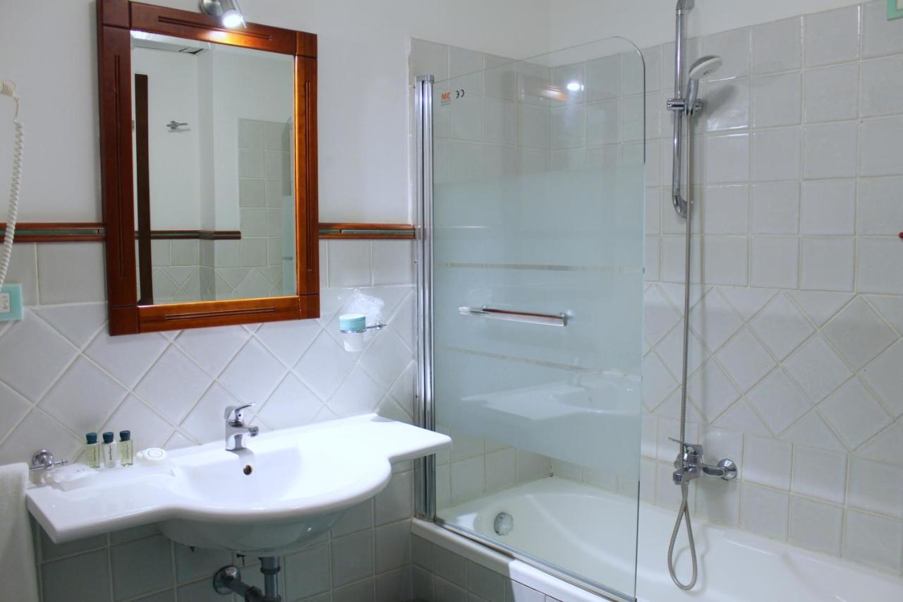 Hotel Pisacane ซาปรี ภายนอก รูปภาพ