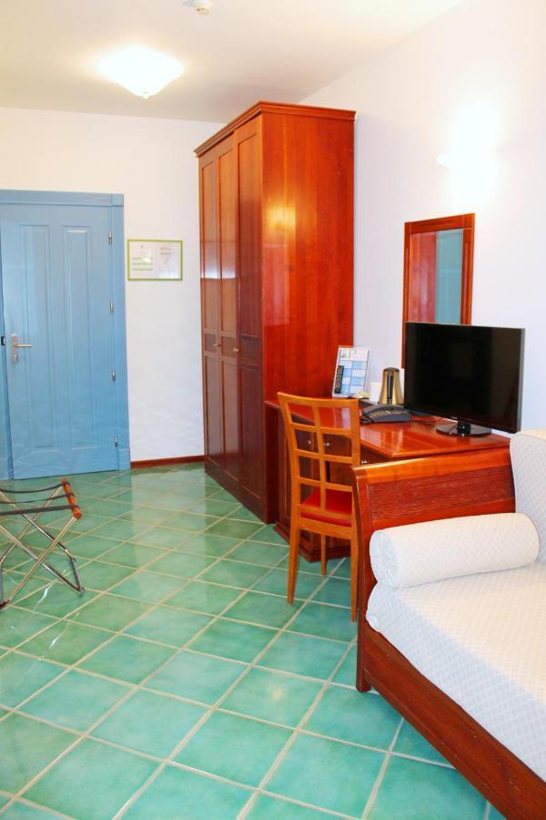 Hotel Pisacane ซาปรี ภายนอก รูปภาพ