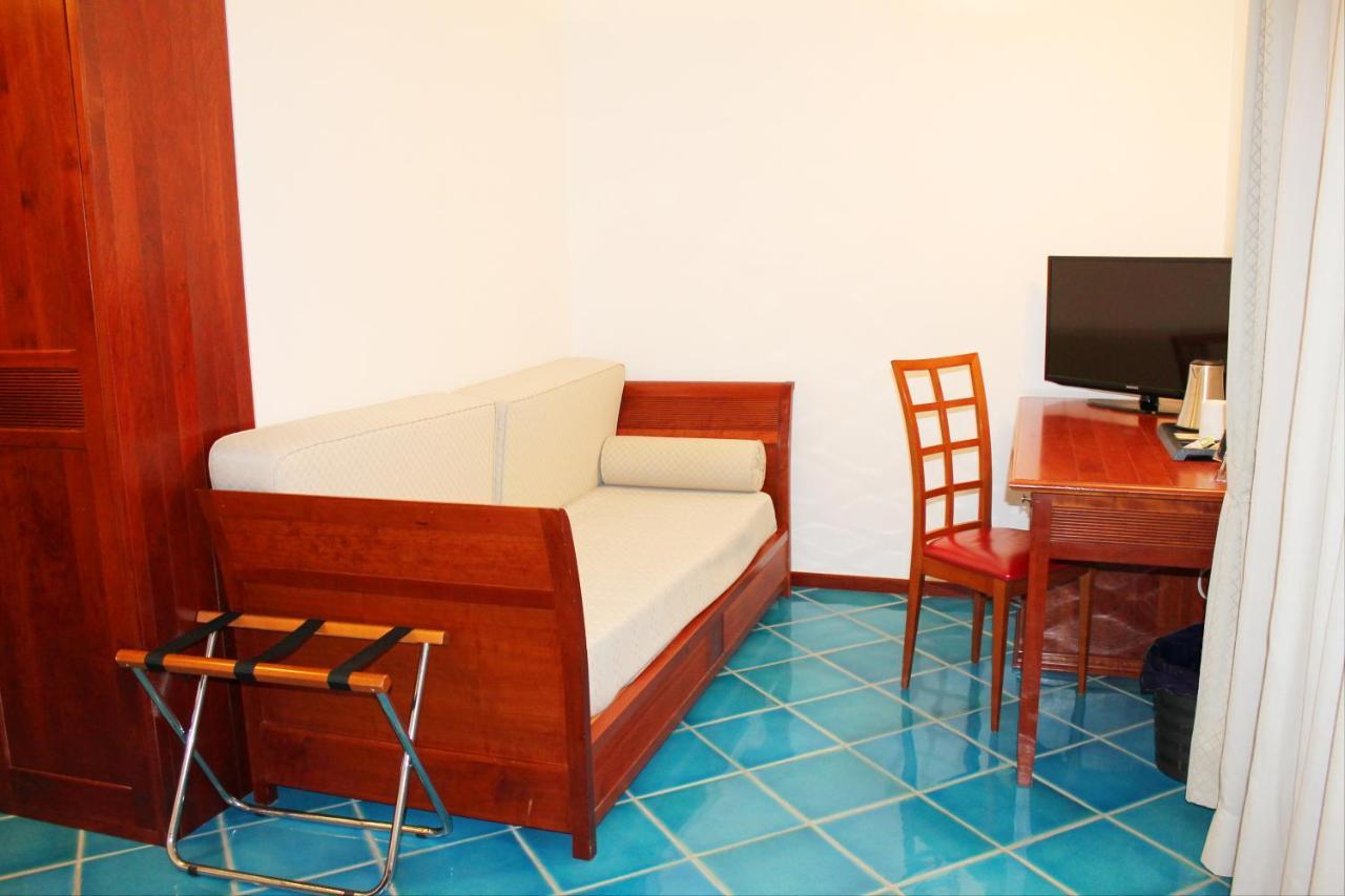 Hotel Pisacane ซาปรี ภายนอก รูปภาพ