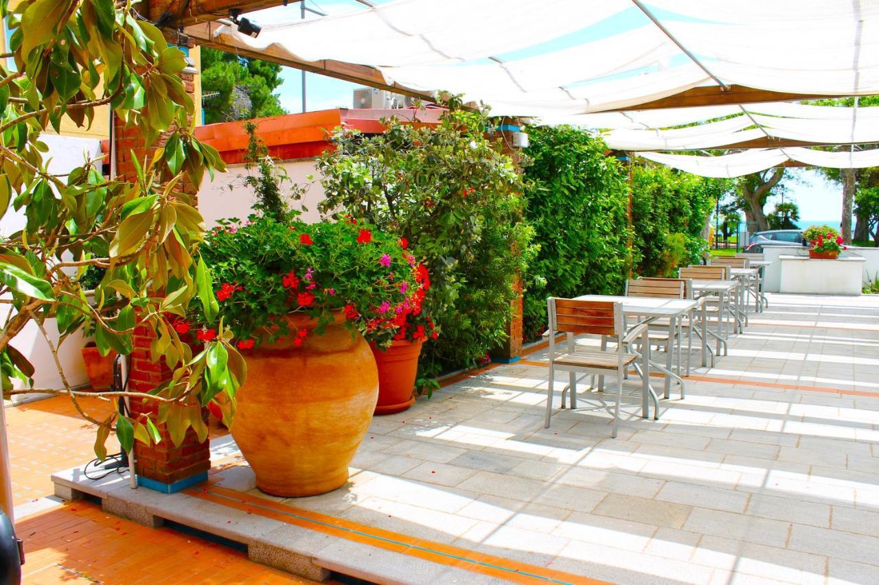 Hotel Pisacane ซาปรี ภายนอก รูปภาพ