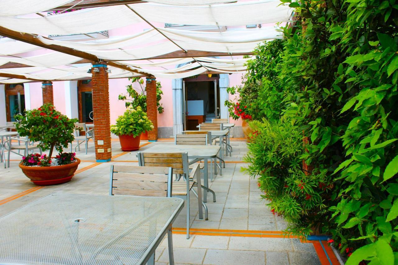 Hotel Pisacane ซาปรี ภายนอก รูปภาพ