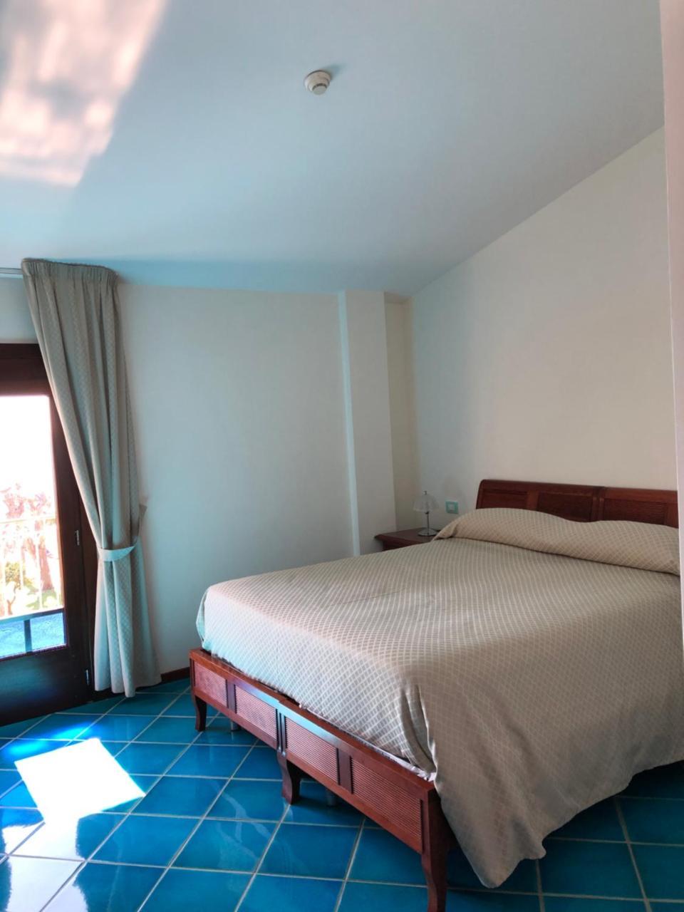 Hotel Pisacane ซาปรี ภายนอก รูปภาพ